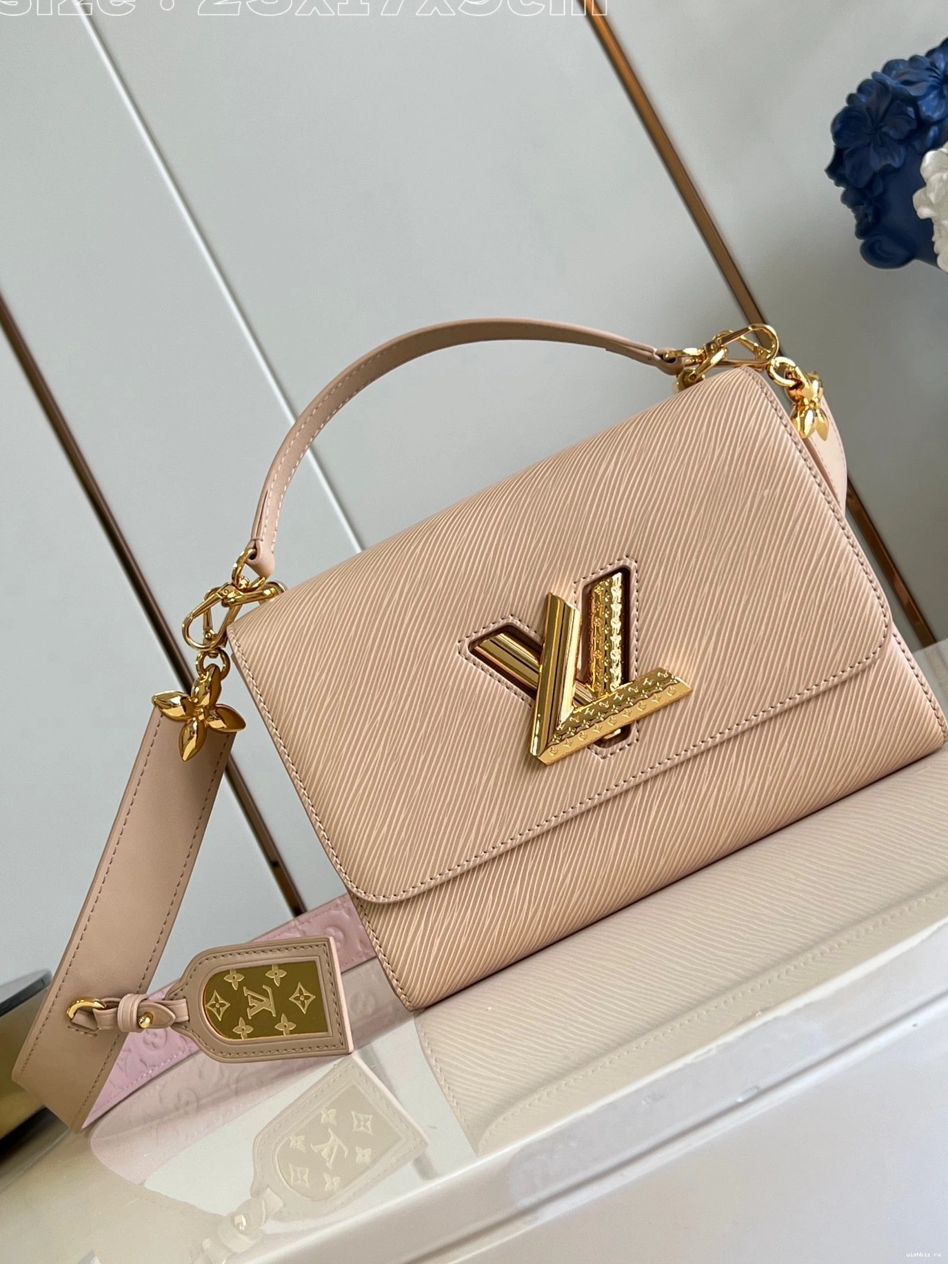 WIS TWIST LOUIS MM-23*17*9.5CM VUITTON 0923